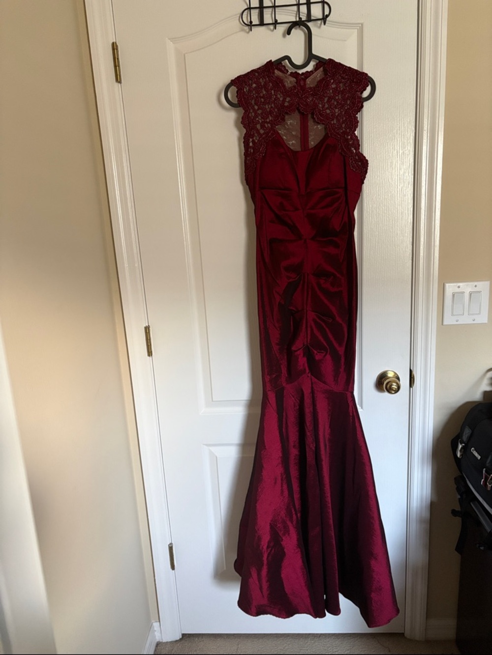 Xscape Burgundy Iridescent Lace-Detail Mermaid Prom Evening Gown